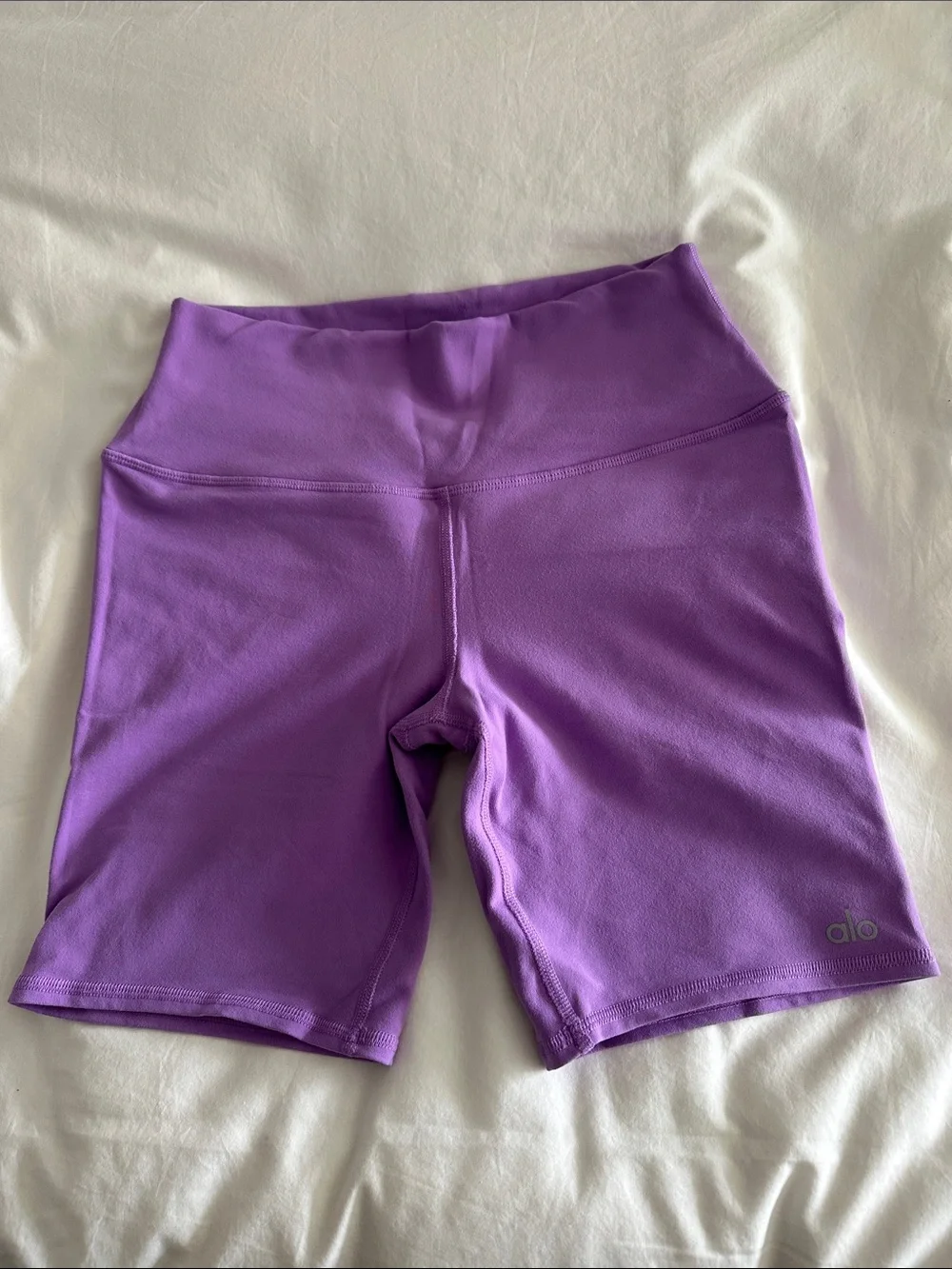 ALO Yoga Airbrush 7” Violet High-Rise Bike Shorts